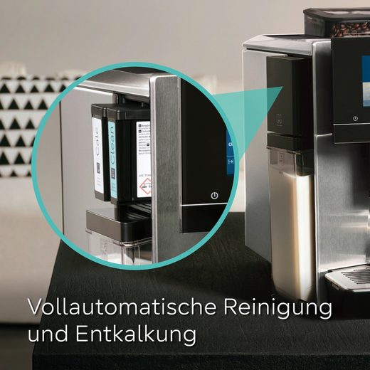 Der Kaffeevollautomat EQ900 plus TQ903DZ3 umfasst die Funktionen automatische Reinigung und Entkalkung, Cold Brew sowie einen Barista-Modus.
