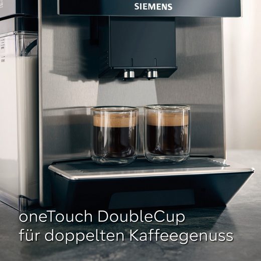 Der Kaffeevollautomat EQ900 plus TQ903DZ3 umfasst die Funktionen automatische Reinigung und Entkalkung, Cold Brew sowie einen Barista-Modus.